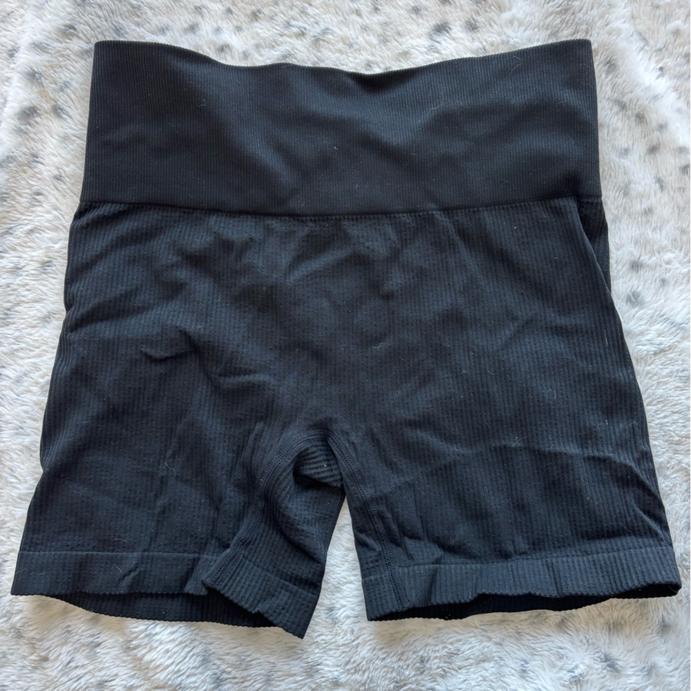 Colsie Black Ribbed Bike Shorts